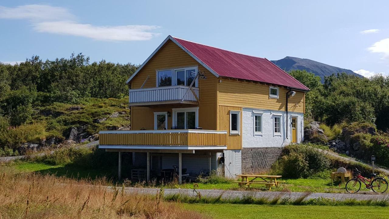 Farmer Apartment Laukvik Esterno foto